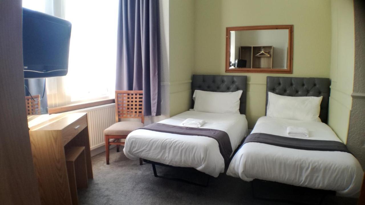 The Mawney Hotel Romford Exterior photo